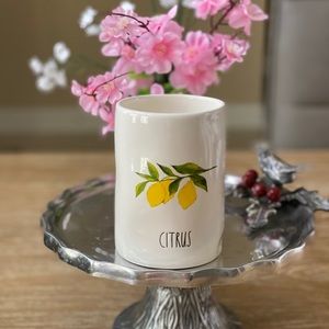 Rae dunn  citrus candle